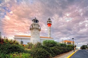 El pueblo marinero que tiene dos faros